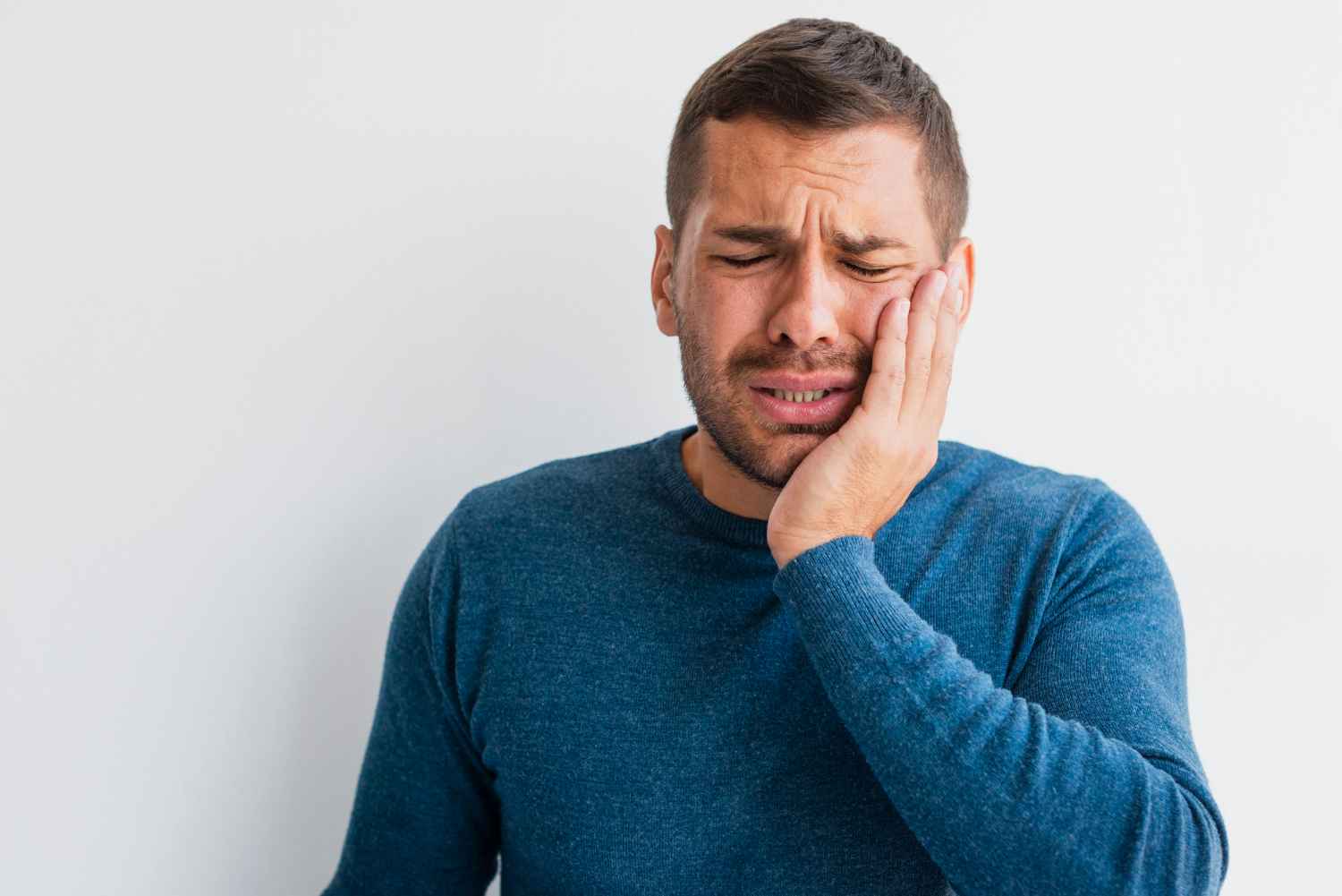 What to expect during your emergency dental visit including examination, X-rays, immediate pain relief, treatment options, and aftercare guidance.