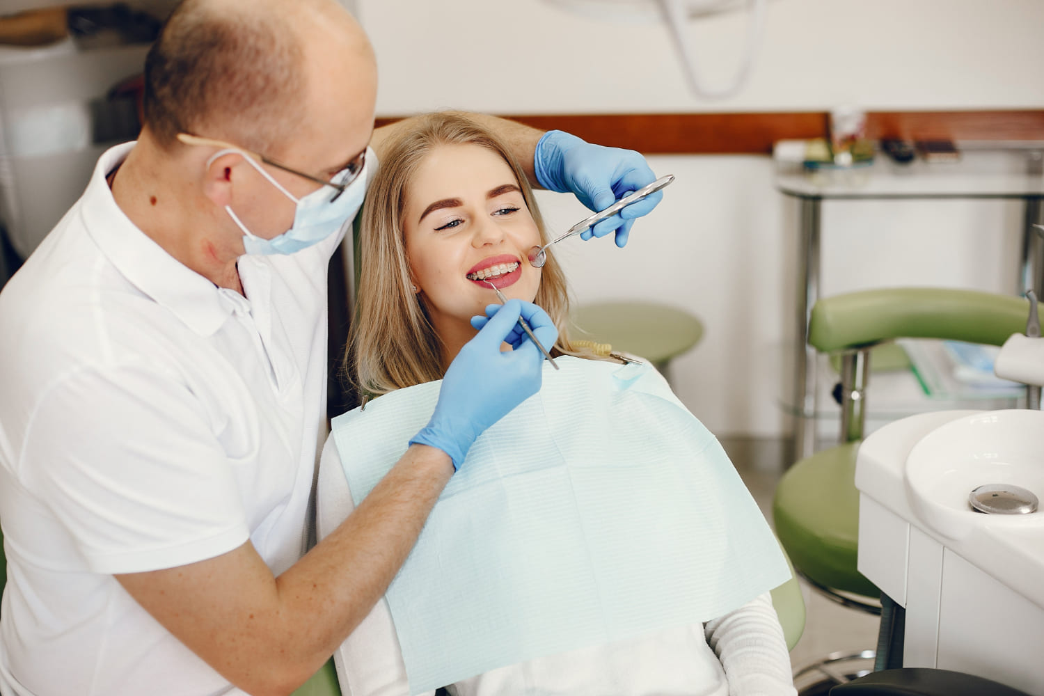 The Complete Guide to Modern Dental Treatments: From Whitening to Implants